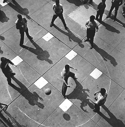 Dodge Ball, 1950  ©Arthur Leipzig